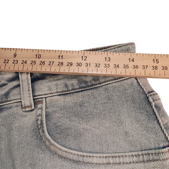 Legend London Women's Barrel Leg, High Waisted, Light Colored Jeans Size 28X29 - Picture 4 of 11